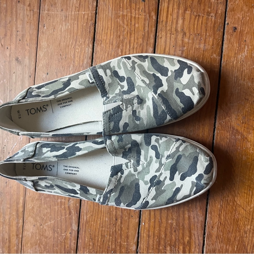 TOMS Green Camouflage Canvas Slip-Ons